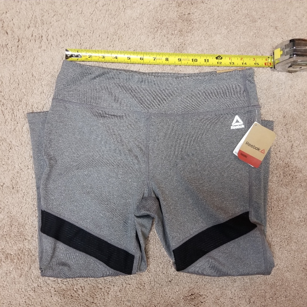 NWT Reebok Fitted Capri - Large - Picture 6 of 11